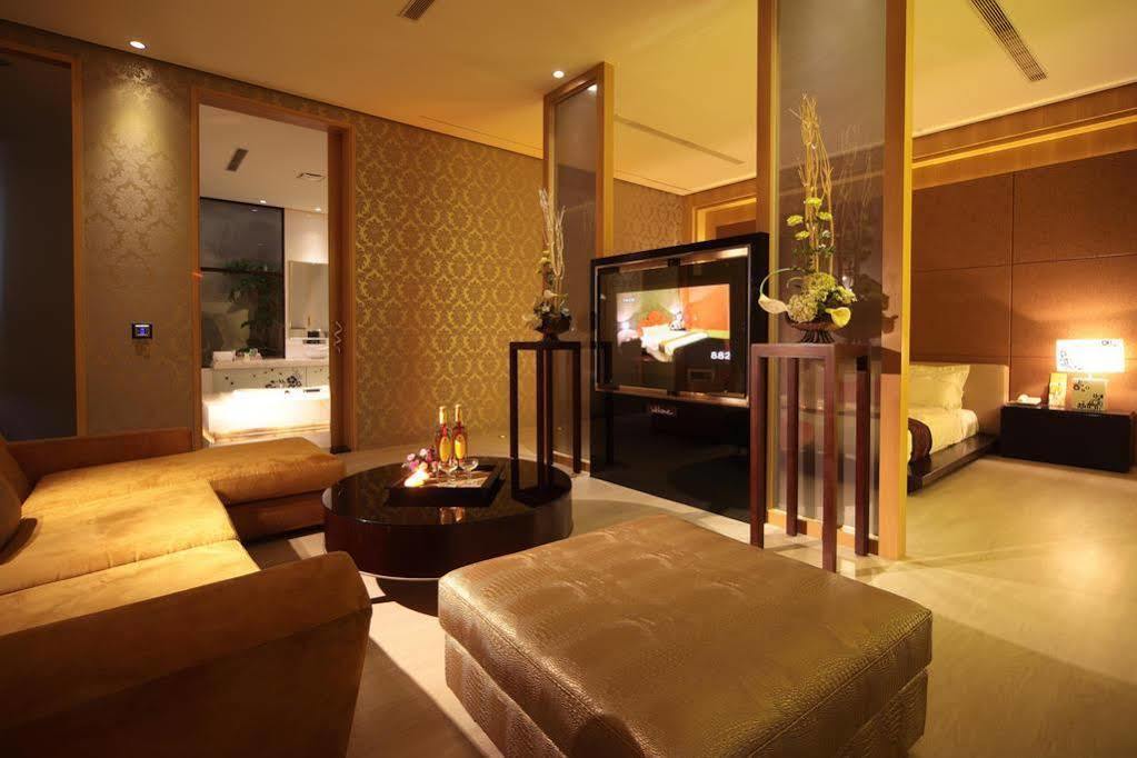 טאינאן Wehome Motel מראה חיצוני תמונה